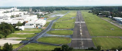 Elise Felix 10 Landebahn Flugplatz Speyer.jpg