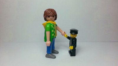 Playmobil Lego.jpg