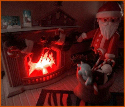 019Playmo-Goerl-Santa-Kamin.jpg