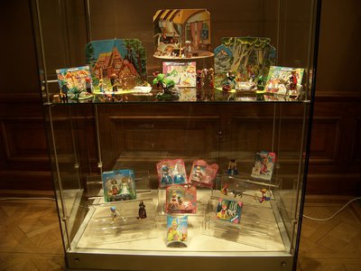 Schloßmuseum Greiz 129.) 'Entrée' Elise playmobil 5723.jpg