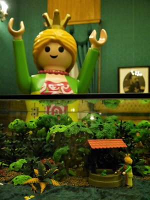 Schloßmuseum Greiz 303.) 'Froschkönig' Elise playmobil 1010854 (verbessert).jpg