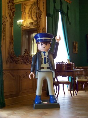 Schloßmuseum Greiz 32.) Elise  playmobil 1919.jpg