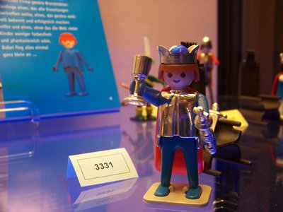 Schloßmuseum Greiz 88.) 'Meine ersten 3 Jahre' (Klicky) Elise  playmobil 8313.jpg