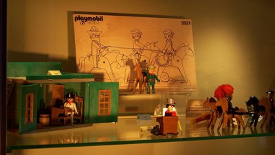 Schloßmuseum Greiz 102.) 'Meine ersten 3 Jahre' (Western) Elise  playmobil 7978.jpg