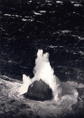 Rockall_wave_March_1943.jpg