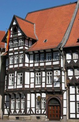 800px-Braunschweig_von_Veltheimsches_Haus.jpg