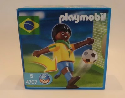 4707 Brasilianischer Fußballer.jpg