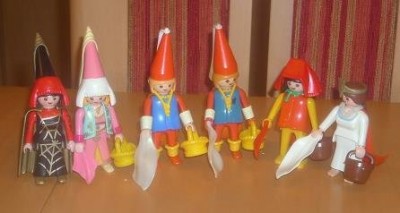 6 Frauen (Burgfräulein).JPG