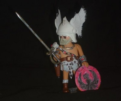 Warlord Travis Morgan Front Schild tief.JPG