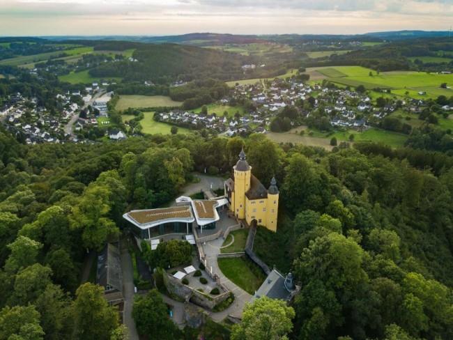 0-1 Nümbrecht mit Schloß Homburg.jpeg