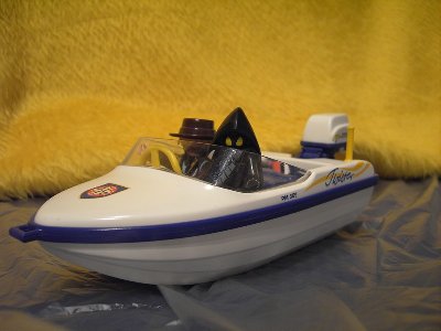 ARegattaForum17.jpg (73.74 KiB) 3264 mal betrachtet Also gut, ein Boot. Yamaha Ausenborder 170 PS ne schnittige Sache! Hallo Meldemeister!!!