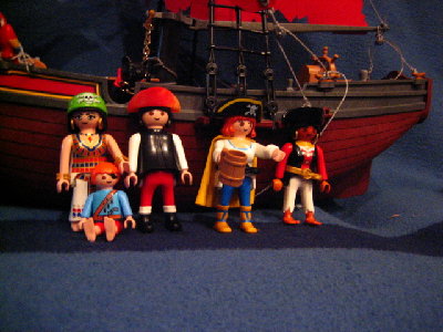 Regatta 015.jpg (219.27 KiB) 2072 mal betrachtet damit wir Platz haben. Da wären Cleo und Ihre Katze, Lissi (zwar Schwanger aber vielleicht bekommen wir einen Schwangernenbonus) meiner einer und Zicki.
