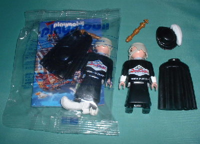 Malteser Ritter, schwarz mit Club.jpg (113.78 KiB) 170 mal betrachtet Malteser Ritter, schwarz mit Club.jpg