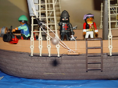 regatta runde 3 009.jpg (218.82 KiB) 1788 mal betrachtet die &quot;bonnie raid&quot; hat das feuer gegen die &quot;spirit of messina&quot; eröffnet