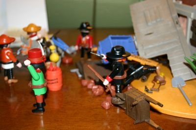 playmo426_946.jpg