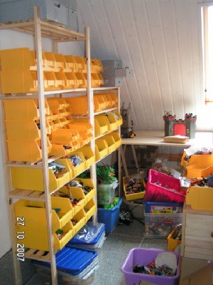 1 002.jpg (90.25 KiB) 1061 mal betrachtet Und hier meine "Allgemeinen" Teile, mit denen ich versuche Sets zu komplettieren und Sets zusammensuche.
