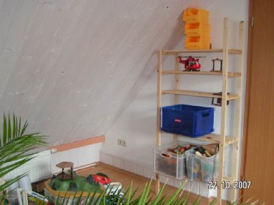 1 003.jpg (50.92 KiB) 1055 mal betrachtet Die beiden Kisten unten im Regal gehören meinem Mann, er hat begonnen Western zu sammeln.