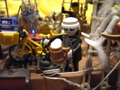 ARegattaForum186.jpg (107.52 KiB) 1066 mal betrachtet Atlan schaut sehr tief in den Krug mit Alien Ale