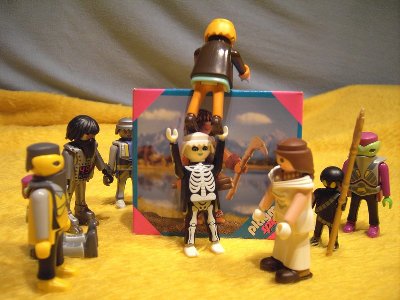 ARegattaForum220.jpg (109.67 KiB) 1066 mal betrachtet Was ist den das für ne Kiste? HALLO! Da ist ja einer drin. Mr. Jones: Helft mir mal rauf. Atlan: Aua, mein Kopf! Jedi: Meiner auch