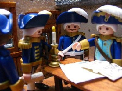 KW R7 (5).JPG (27.57 KiB) 1915 mal betrachtet Inzwischen ist Captain Campbell beim Vice-Admiral angekommen<br />&quot;Hallo Vice-admiral Claighton... Capt'n Grant, Macdoughty... Ich habe hier mein Logbuch.... und das Regattareport um zum England zu schicken......&quot;
