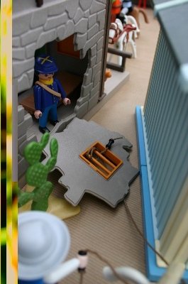 playmo695.jpg