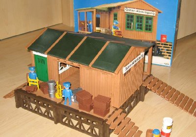 Güterabfertigung.JPG (57.15 KiB) 587 mal betrachtet Güterabfertigung.JPG