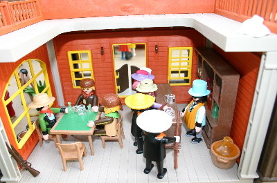 playmo832.jpg