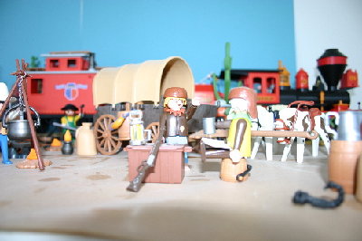 playmo1008.jpg