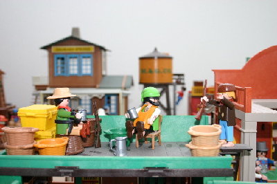 playmo1033.jpg