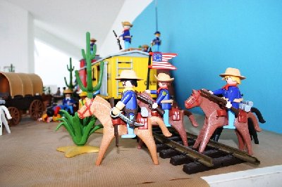 playmo1212.jpg