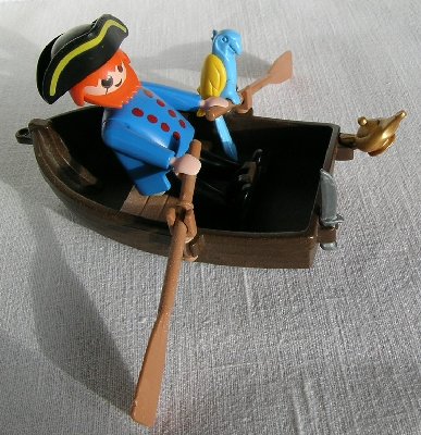 $Wichtelpirat.JPG (181.35 KiB) 1299 mal betrachtet Trotz der Piratenvielzahl die mein Sohn hat der hier war noch nicht dabei....