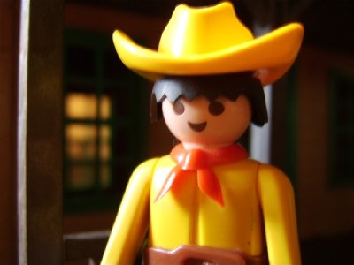 Jim 'Yellow' Janson.jpg (75.48 KiB) 1865 mal betrachtet Hallo, Ich bin Jim 'Yellow' Janson und stelle euch mein Western House vor in dem ich mit meinem Kumpel Morton Doyle einen Gun Store betreibe.