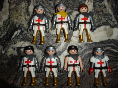 Ritter 005.jpg (146.76 KiB) 1625 mal betrachtet Die rechte Figur ist der echte Spezial