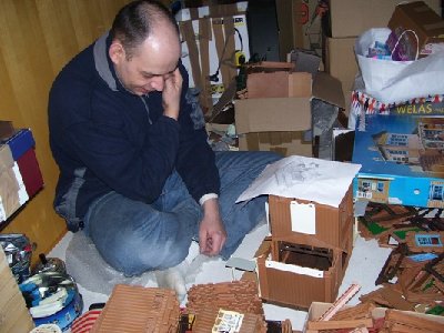 100_1295.jpg (71.87 KiB) 2672 mal betrachtet Verdammt, wer kann den Bauplan lesen????