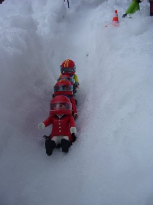 T1_inderSpur.jpg (70.23 KiB) 993 mal betrachtet ... jok(e), jok(e), jok(e), wir reiten auf dem Wok!