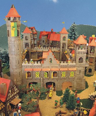 018d Troendby Burg.jpg (242.3 KiB) 836 mal betrachtet Ein großer Turm ragte zum Himmel und war das Wahrzeichen der Turmritter