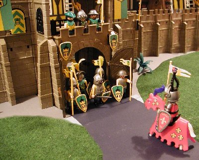 040a Hartmut kommt.jpg (202.74 KiB) 520 mal betrachtet 040a Hartmut kommt.jpg