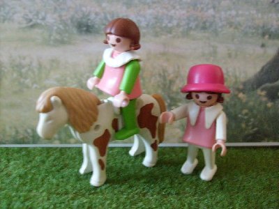 S6302020.JPG (84.19 KiB) 489 mal betrachtet Kindermund: <br />Meine Freundin kann ganz toll reiten, aber sie kommt ja auch aus einer Pferdefamilie!