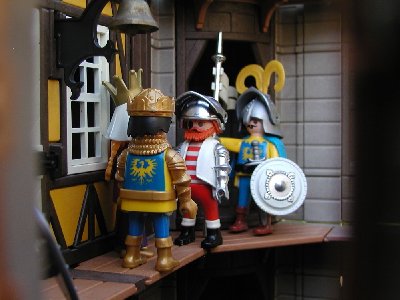 Hugo kommt5.jpg (142.67 KiB) 1589 mal betrachtet Guten Tag, Ritter Hugo von Bieber! Endlich seid ihr da. Du bist uns herzlich willkommen.