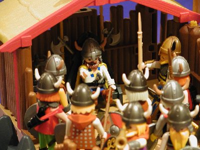 Playmocharly02 auf Thron.jpg (190.63 KiB) 1293 mal betrachtet Dann hatte ihm ein geheimnisvoller Schwarzer Ritter im Traum geflüstert, dass er nach San Pinedo reisen muss, um dem Geheimnis auf die Spur zu kommen.