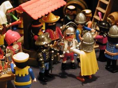 Playmocharly07 Hallo im Hof.jpg (203.76 KiB) 1299 mal betrachtet Mit einen gefüllten Becher prostete er dann auch mit seinen anderen Freunden zu. <br />... und 25 zu erzählen, probierte er erst gar nicht.