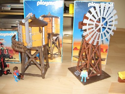 IMG_4.jpg (94.07 KiB) 1275 mal betrachtet mit Kartons....