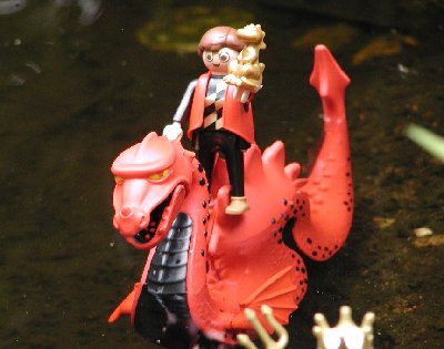 Nehle05 auf dem Wasser.jpg (124.84 KiB) 1219 mal betrachtet Ohje! Ihr seid etwas verkehrt. Hier ist die Küste von Pinacoledo.<br />Aber kommt erst mal an Land.