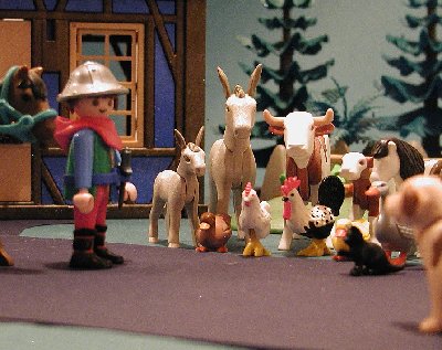 playmolook02.jpg (205.14 KiB) 1219 mal betrachtet Heiner (der Esel) und Elsa (die Kuh) sind in meiner Abwesnheit für den Hof zuständig. Willi (der Hund) passt auf euch so lange auf.