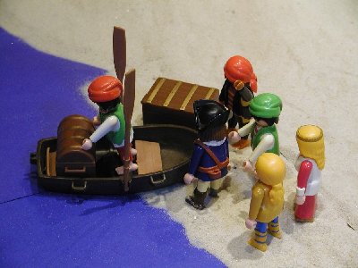 Leblanc06 Kisten verladen2.jpg