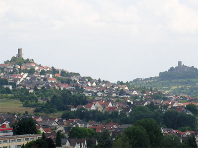 3007huhi.jpg (48.08 KiB) 979 mal betrachtet Das sollte der Hintergrund werden, aber ich habe es nicht brauchbar hingekriegt.