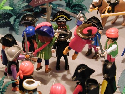 Piratenueberfall10 Piratenflug0.jpg (194.85 KiB) 5375 mal betrachtet Piratenueberfall10 Piratenflug0.jpg