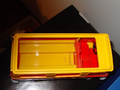 Gelber Bus - innen.jpg (116.39 KiB) 462 mal betrachtet Gelber Bus - innen.jpg