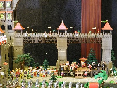Mittelalter Burg Bruecke.jpg