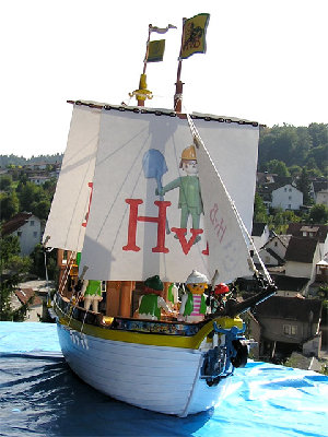 schiffb.jpg (98.03 KiB) 2426 mal betrachtet Von vorne.